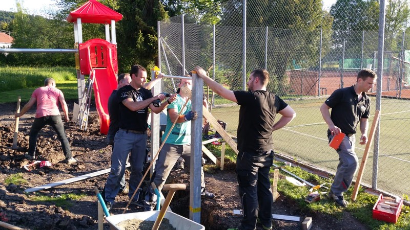 Neuer Spielplatz beim Vereinsheim im Entstehen